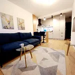 Neoapartments Lotnicza Апартаменты *